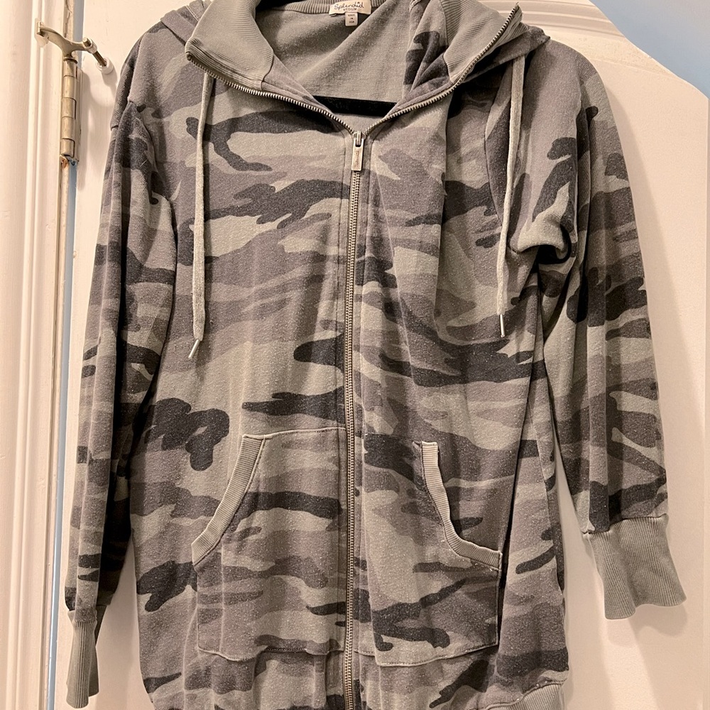 Splendid Camo Tunic length hoodie — Super cute!